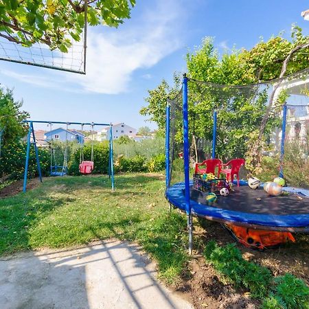 Apartments Pela لوبار المظهر الخارجي الصورة