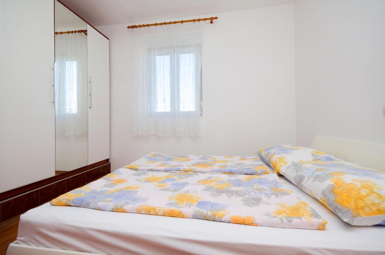 Apartments Pela لوبار المظهر الخارجي الصورة