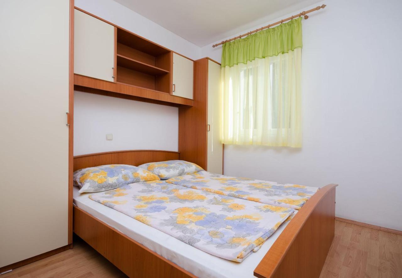 Apartments Pela لوبار المظهر الخارجي الصورة