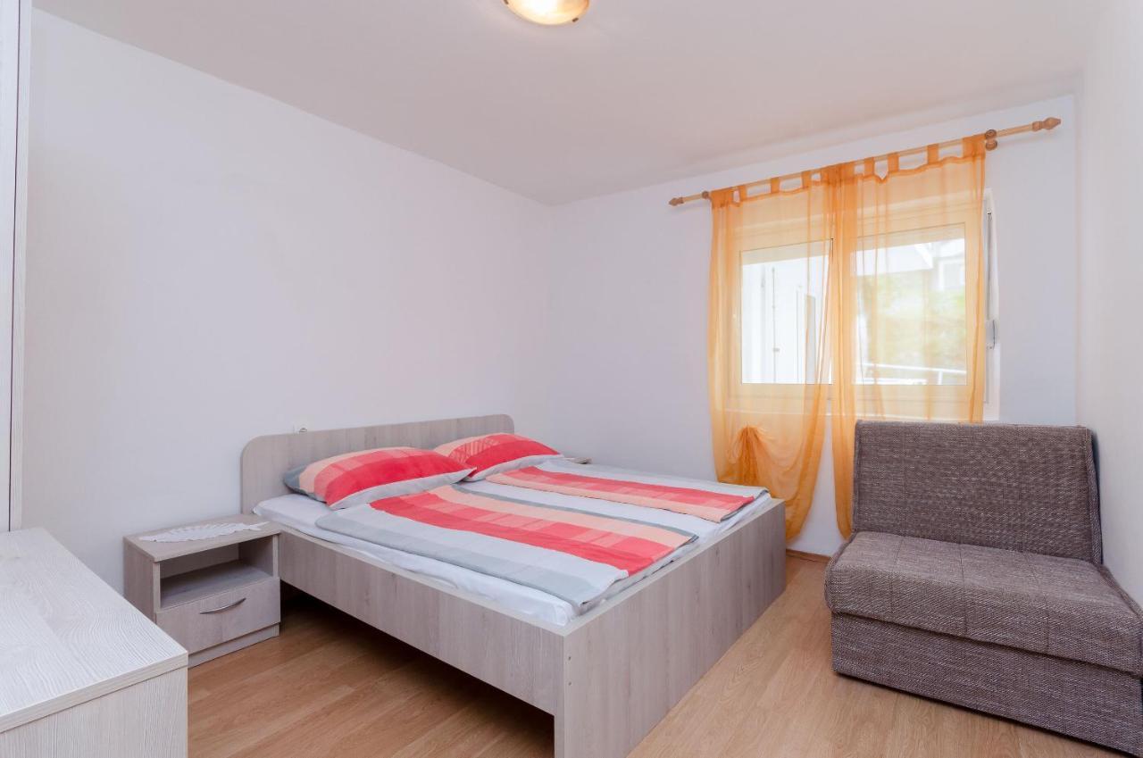 Apartments Pela لوبار المظهر الخارجي الصورة
